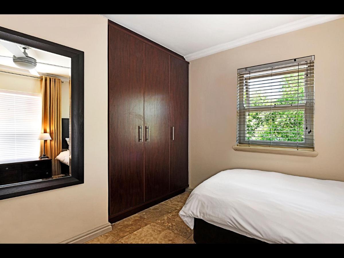 Sorbonne 1 - No Loadshedding Apartment ฟรันเชิค ภายนอก รูปภาพ