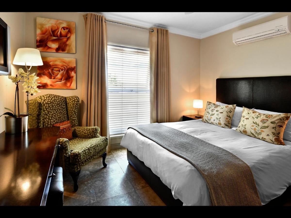 Sorbonne 1 - No Loadshedding Apartment ฟรันเชิค ภายนอก รูปภาพ