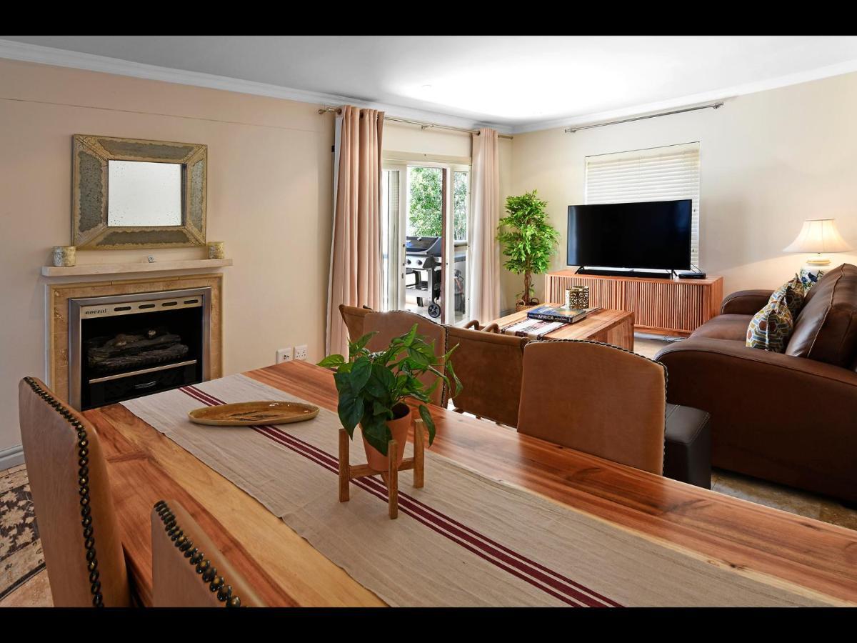 Sorbonne 1 - No Loadshedding Apartment ฟรันเชิค ภายนอก รูปภาพ
